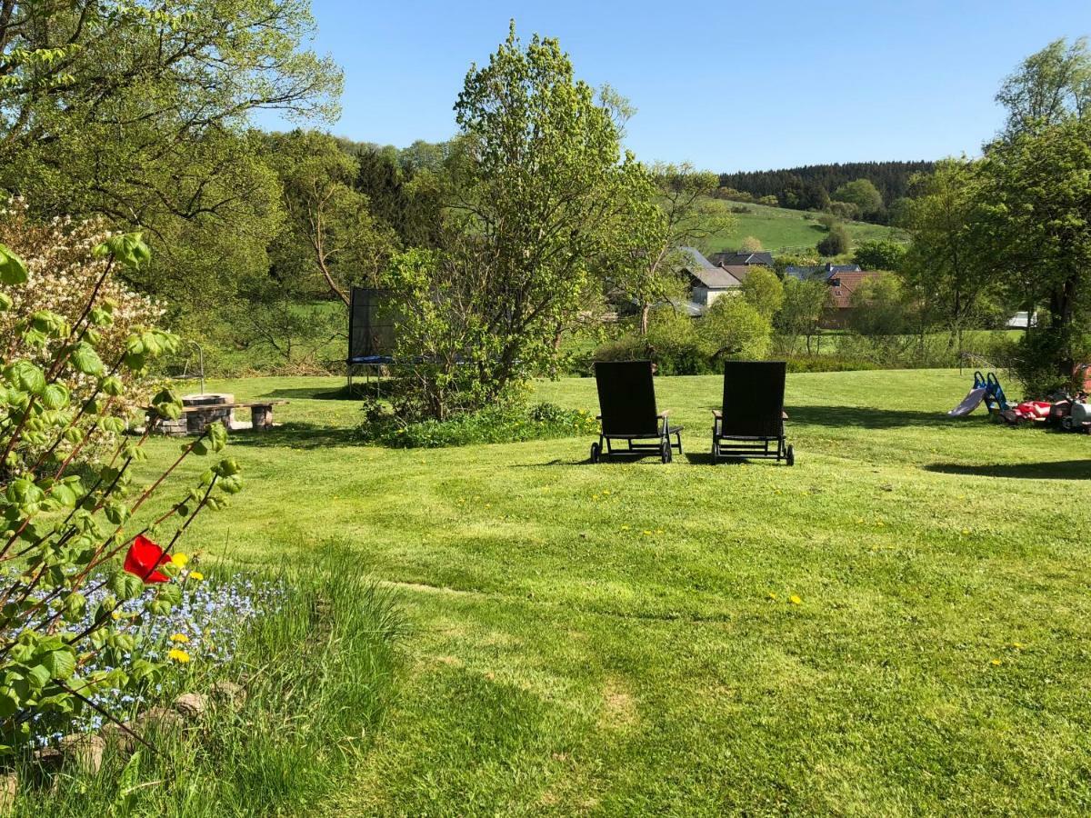 Ferienhaus Eifel Charlotte Dahlem  Luaran gambar